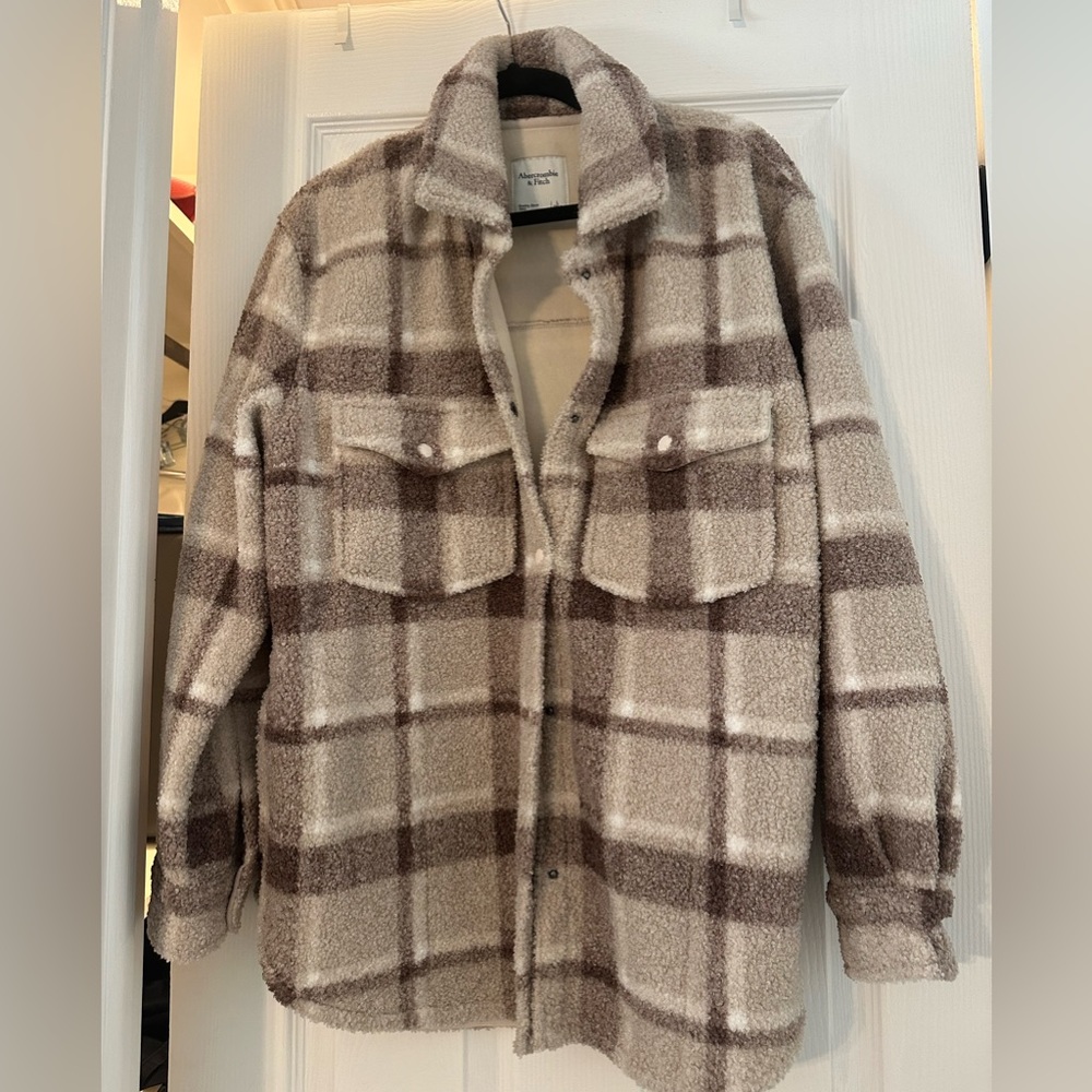 Abercrombie & Fitch Neutral Plaid Sherpa Shacket | Size L